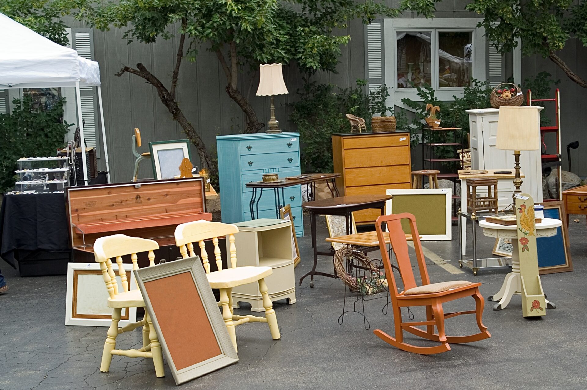 yard sales photograph